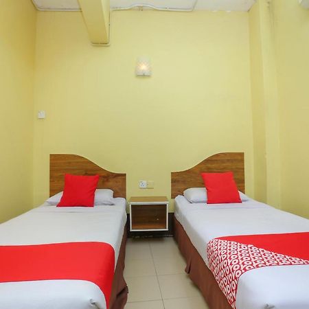 Oyo 90162 Aj Hotel Kuala Berang ภายนอก รูปภาพ