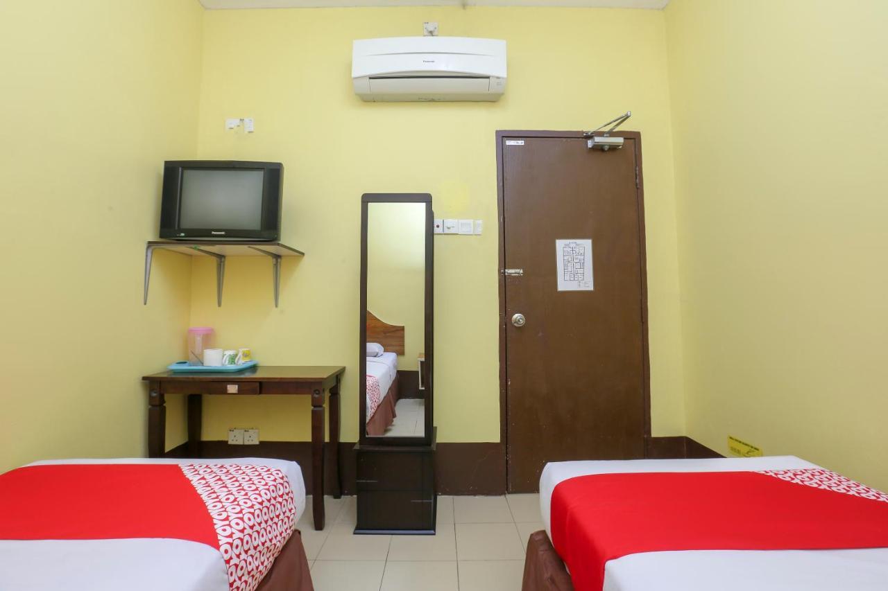 Oyo 90162 Aj Hotel Kuala Berang ภายนอก รูปภาพ