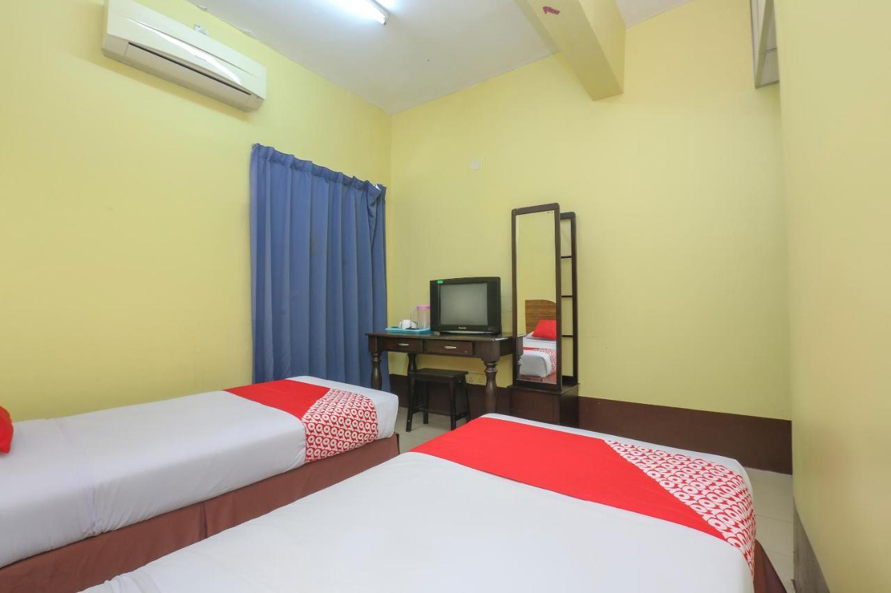 Oyo 90162 Aj Hotel Kuala Berang ภายนอก รูปภาพ